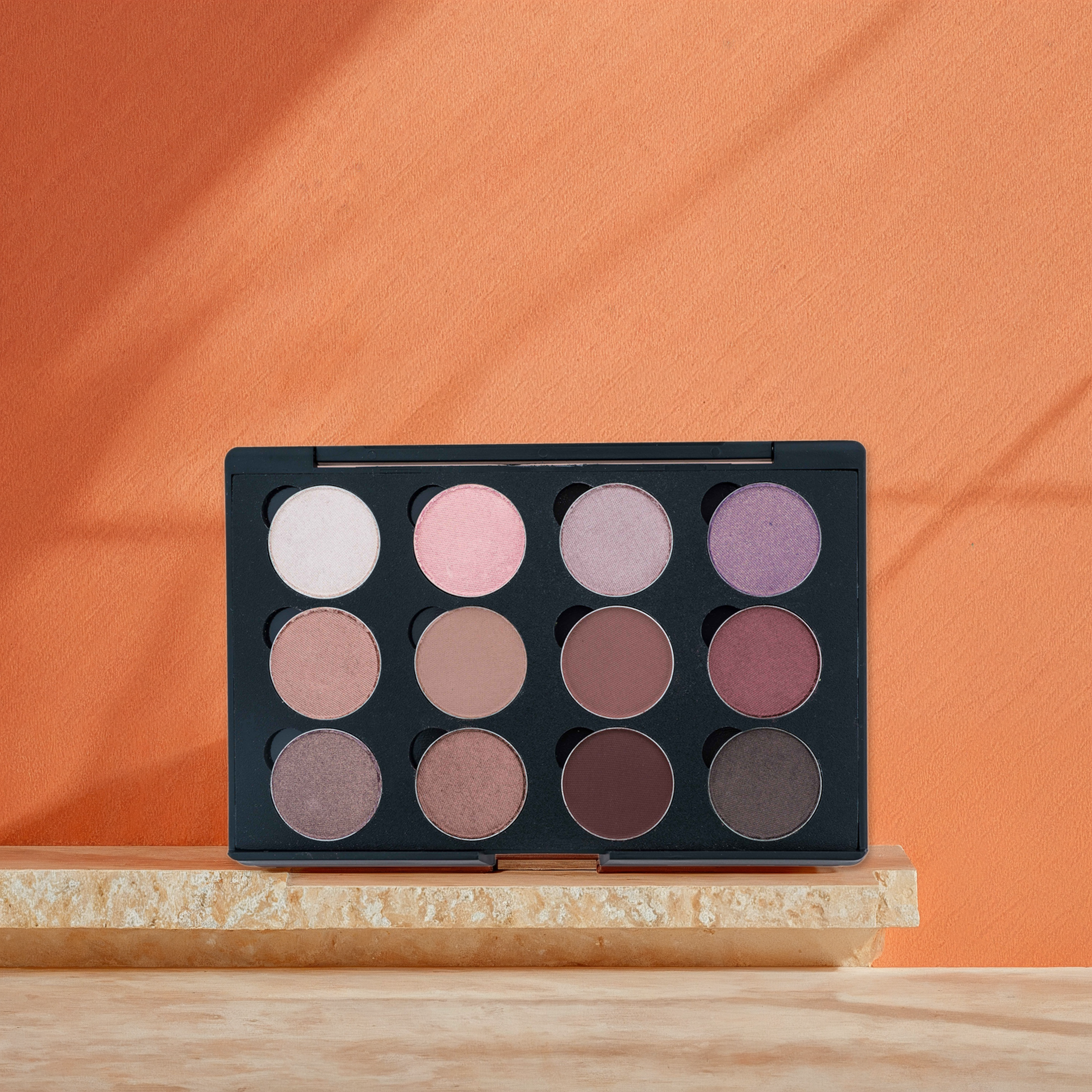 Eyeshadow Palette editorial hero